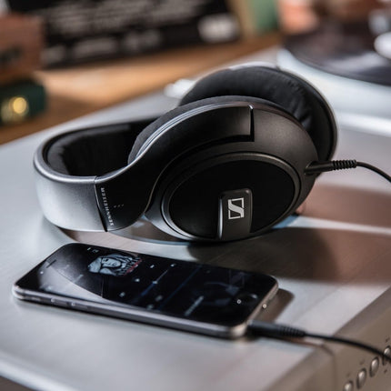 Sennheiser HD 569 Closed‑Back Audiophile Headphones, German-Irish Craftsmanship, Great Soundstage with E.A.R. Technology, Effective Acoustic Isolation, Rich Bass, Detachable Cables